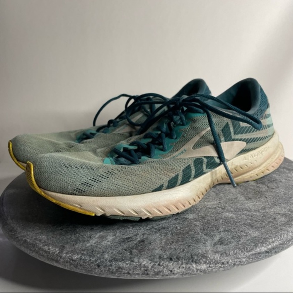 💛 Brooks Launch Tennis Shoes Blue And White 10